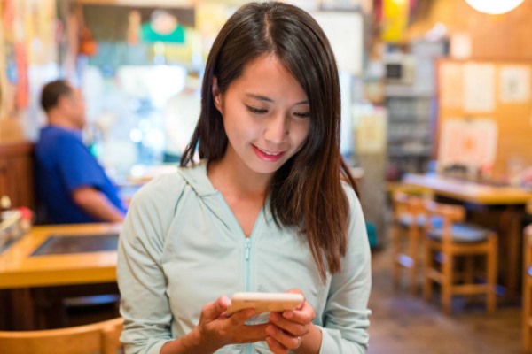 求一个卖手机号的交易平台？